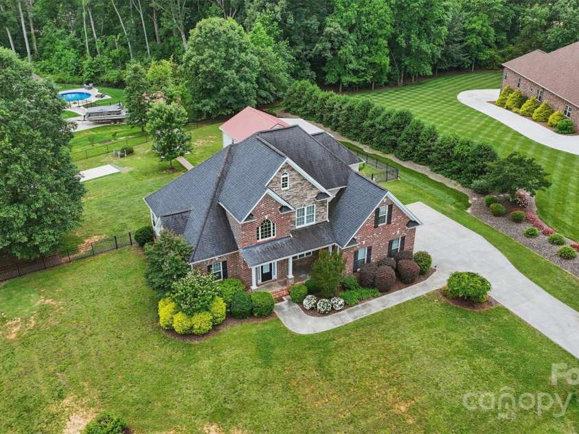 113 Taylorstone Lane, Lexington, NC 27295.  MLS# CAR4256653, YatesRealty ID 14410. 