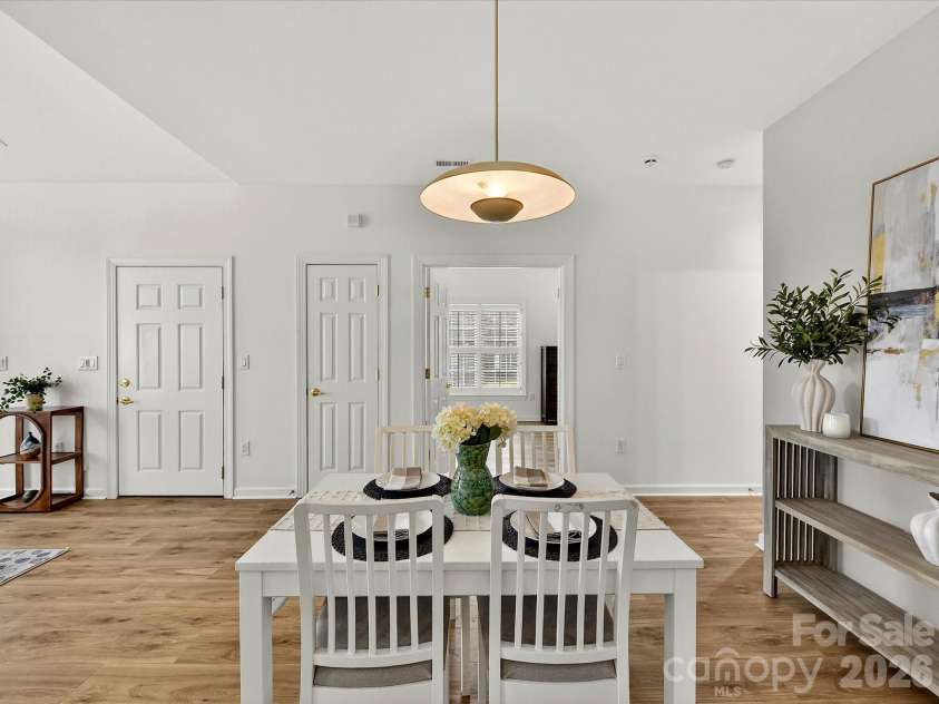 8568 Windsor Ridge Drive, Charlotte, NC 28277.  MLS# CAR4350318, YatesRealty ID 14412. Adjacent dining room