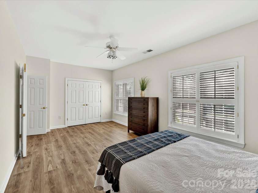 8568 Windsor Ridge Drive, Charlotte, NC 28277.  MLS# CAR4350318, YatesRealty ID 14412. Could be sub-divided for an office or 3rd bedroom