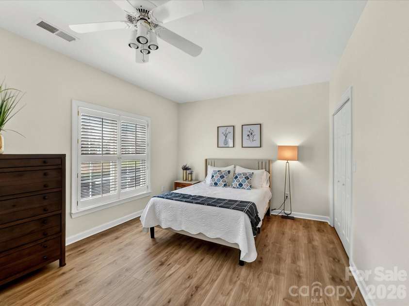 8568 Windsor Ridge Drive, Charlotte, NC 28277.  MLS# CAR4350318, YatesRealty ID 14412. Huge secondary bedroom
