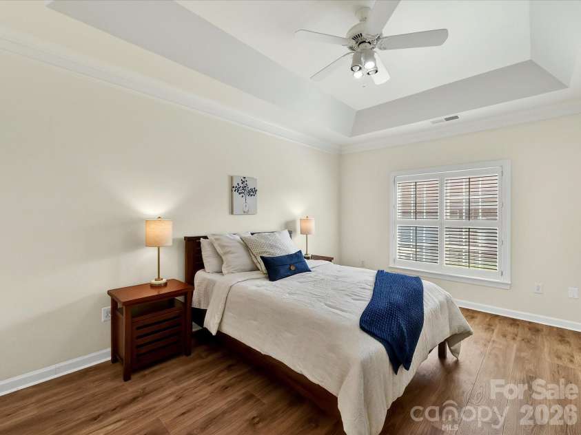 8568 Windsor Ridge Drive, Charlotte, NC 28277.  MLS# CAR4350318, YatesRealty ID 14412. Large primary bedroom with tray ceiling