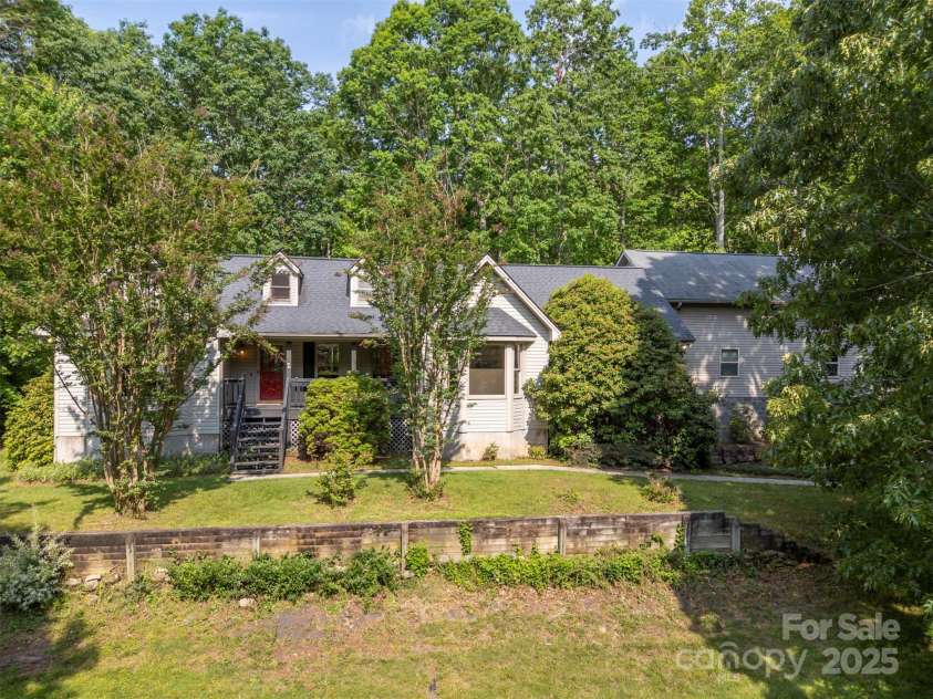 2 Candlestick Drive, Zirconia, NC 28790.  MLS# CAR4260834, YatesRealty ID 14413. 
