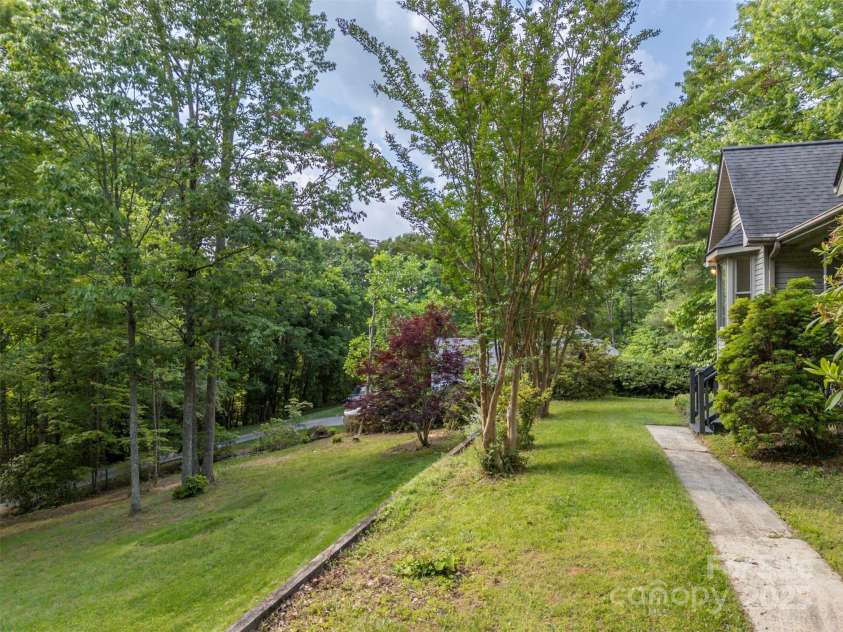 2 Candlestick Drive, Zirconia, NC 28790.  MLS# CAR4260834, YatesRealty ID 14413. 