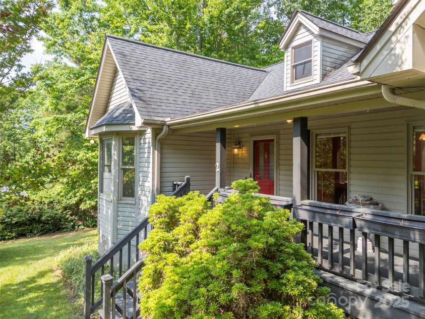 2 Candlestick Drive, Zirconia, NC 28790.  MLS# CAR4260834, YatesRealty ID 14413. 