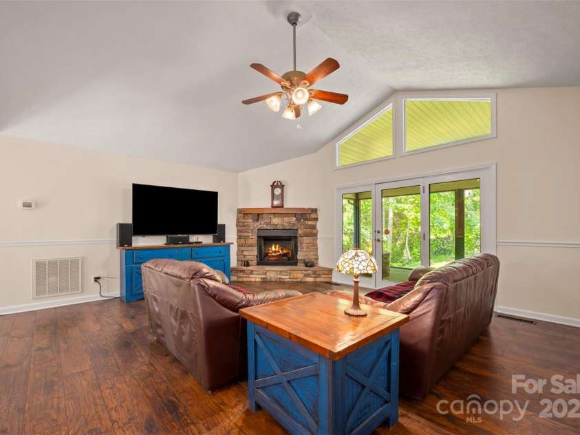 2 Candlestick Drive, Zirconia, NC 28790.  MLS# CAR4260834, YatesRealty ID 14413. 