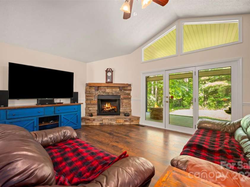 2 Candlestick Drive, Zirconia, NC 28790.  MLS# CAR4260834, YatesRealty ID 14413. 