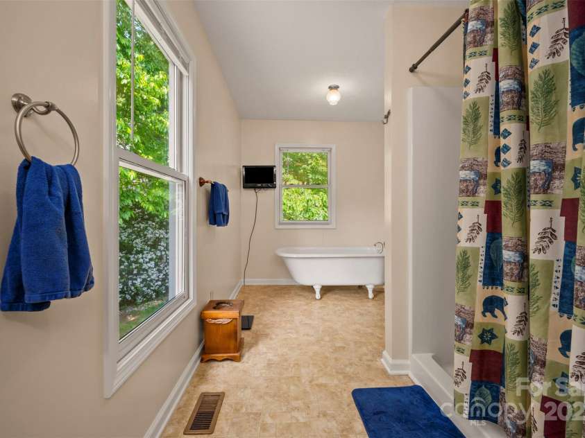 2 Candlestick Drive, Zirconia, NC 28790.  MLS# CAR4260834, YatesRealty ID 14413. 