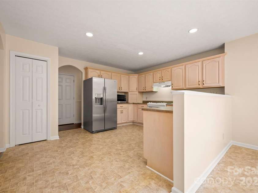 2 Candlestick Drive, Zirconia, NC 28790.  MLS# CAR4260834, YatesRealty ID 14413. 