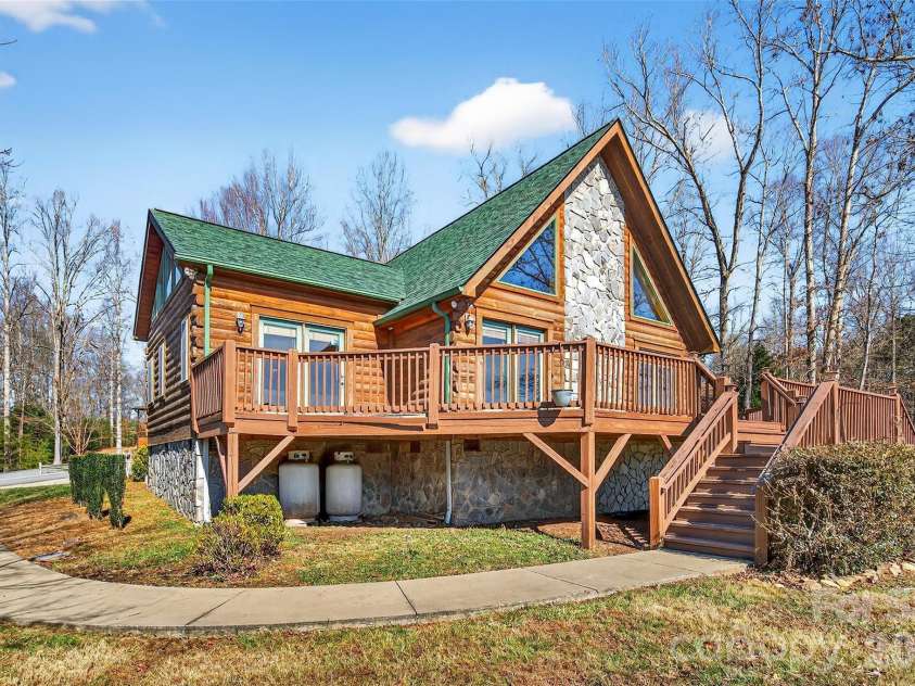 28 Outback Trail, Nebo, NC 28761.  MLS# CAR4349163, YatesRealty ID 14413. 