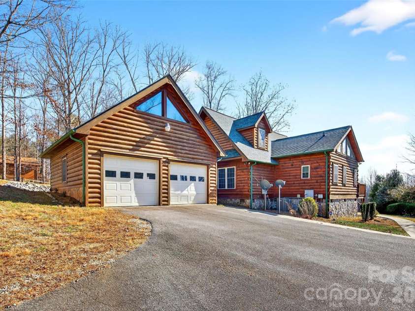 28 Outback Trail, Nebo, NC 28761.  MLS# CAR4349163, YatesRealty ID 14413. 