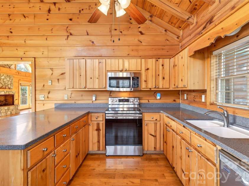 28 Outback Trail, Nebo, NC 28761.  MLS# CAR4349163, YatesRealty ID 14413. 