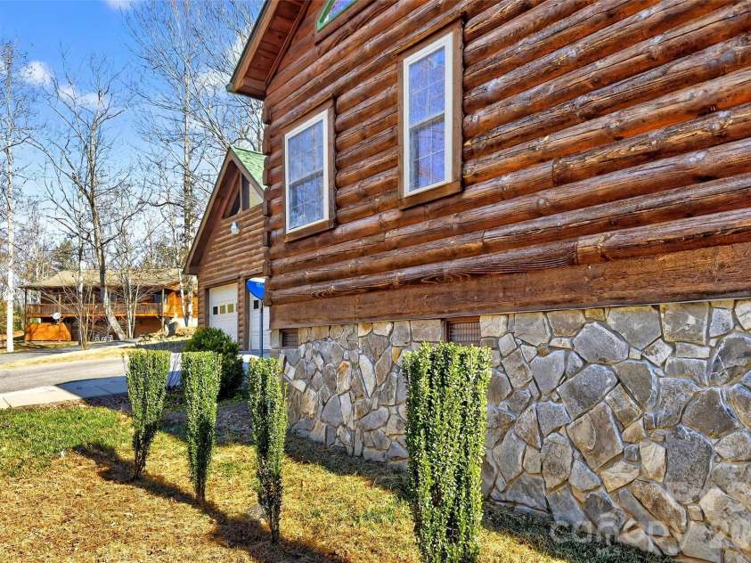 28 Outback Trail, Nebo, NC 28761.  MLS# CAR4349163, YatesRealty ID 14413. 