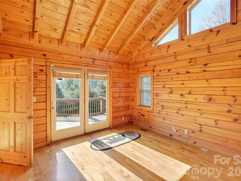 28 Outback Trail, Nebo, NC 28761.  MLS# CAR4349163, YatesRealty ID 14413. Primary Bedroom