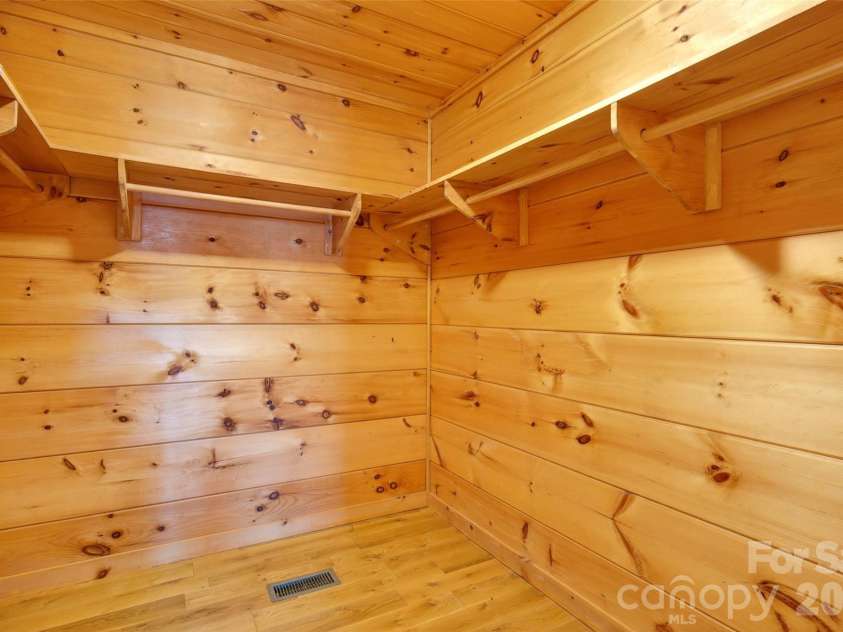 28 Outback Trail, Nebo, NC 28761.  MLS# CAR4349163, YatesRealty ID 14413. Primary Closet