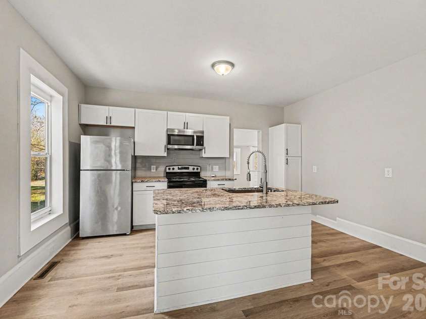 602 Carolina Avenue, Spencer, NC 28159.  MLS# CAR4336618, YatesRealty ID 14414. 