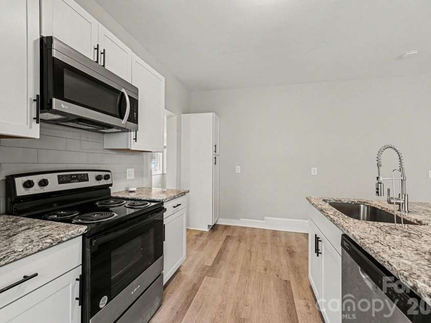 602 Carolina Avenue, Spencer, NC 28159.  MLS# CAR4336618, YatesRealty ID 14414. 