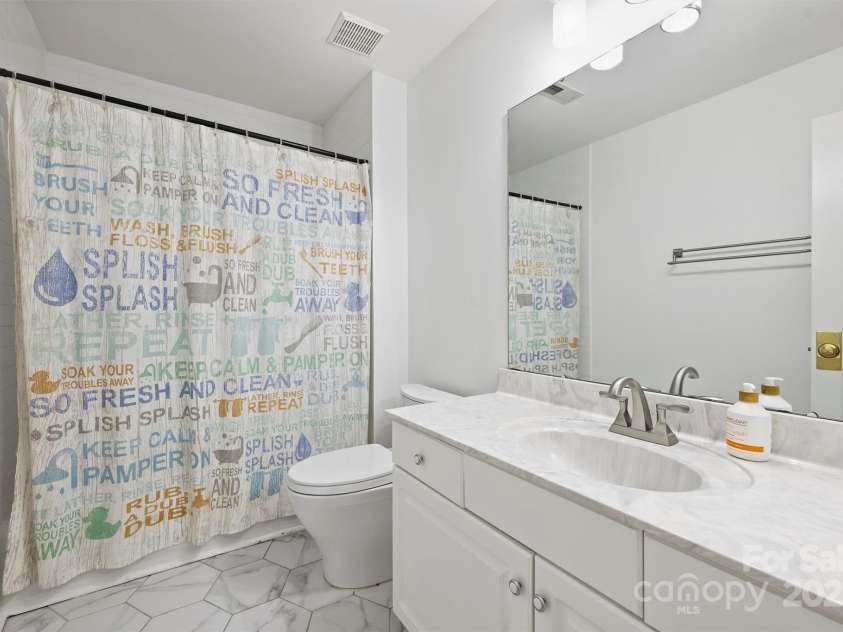 6723 Joliette Lane, Charlotte, NC 28277.  MLS# CAR4251689, YatesRealty ID 14414. Bath 2