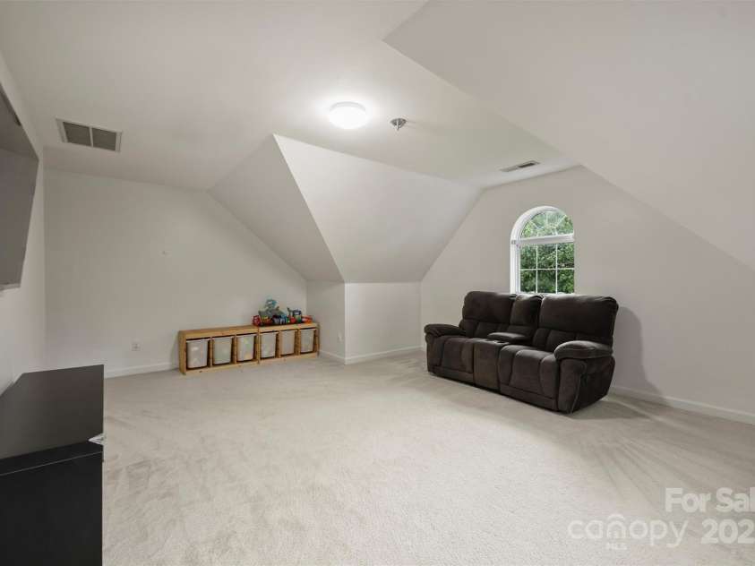 6723 Joliette Lane, Charlotte, NC 28277.  MLS# CAR4251689, YatesRealty ID 14414. Bonus Room/Bedroom 4