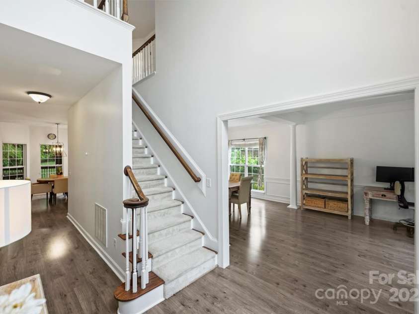 6723 Joliette Lane, Charlotte, NC 28277.  MLS# CAR4251689, YatesRealty ID 14414. Foyer, looking into Living Room/Office