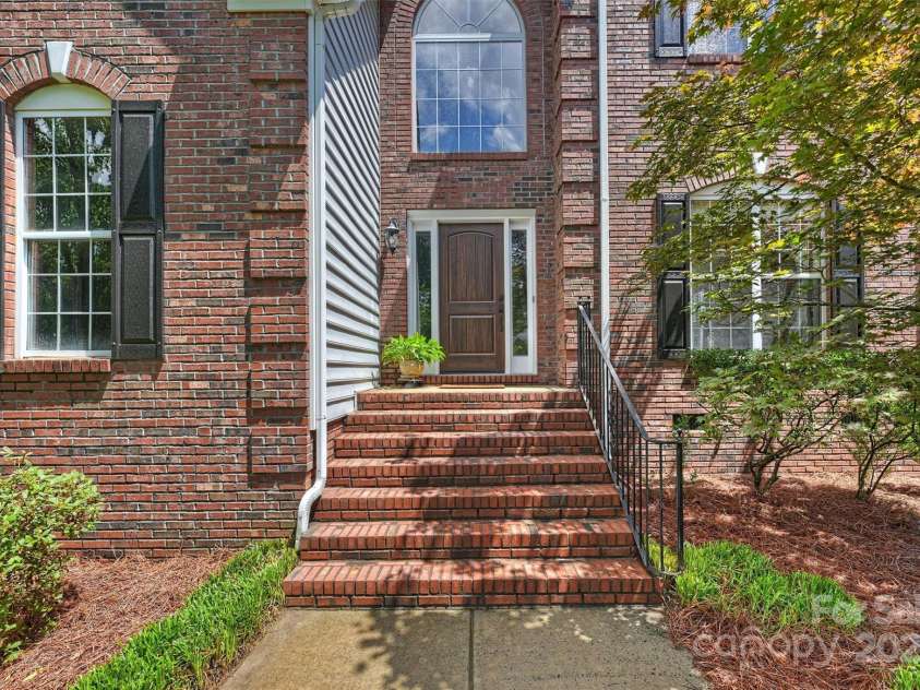6723 Joliette Lane, Charlotte, NC 28277.  MLS# CAR4251689, YatesRealty ID 14414. Let's take a tour...