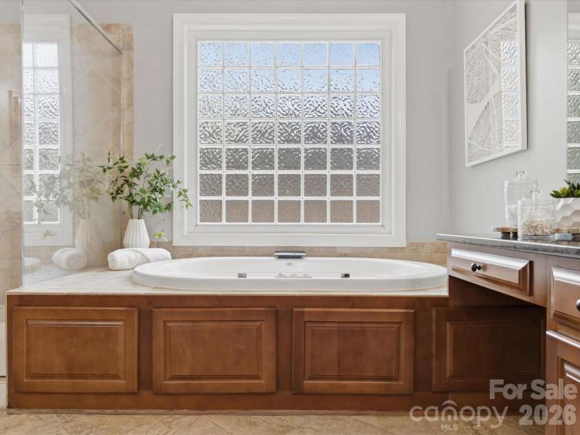1007 Ainsdale Drive, Matthews, NC 28104.  MLS# CAR4367996, YatesRealty ID 14416. 
