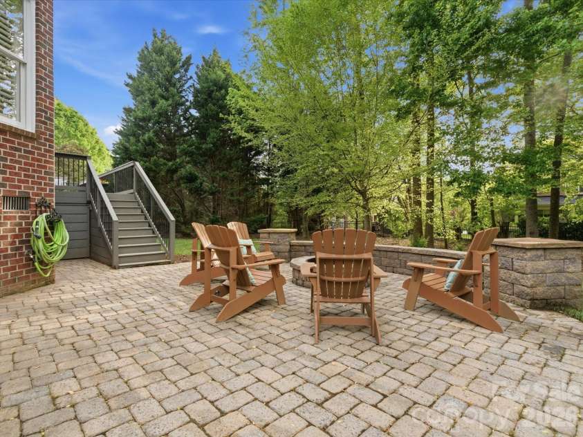 1007 Ainsdale Drive, Matthews, NC 28104.  MLS# CAR4367996, YatesRealty ID 14416. 
