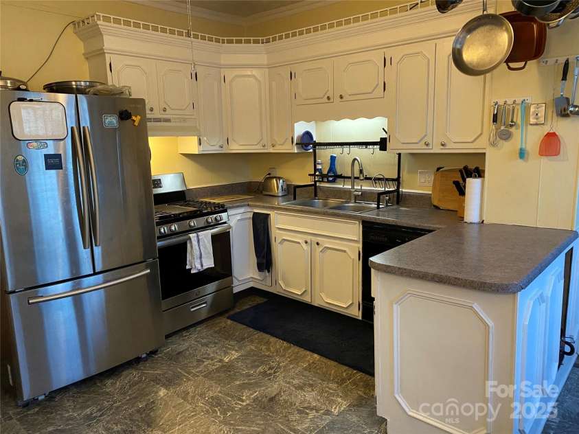 11 Old Candler Town Road, Candler, NC 28715.  MLS# CAR4243958, YatesRealty ID 14416. 