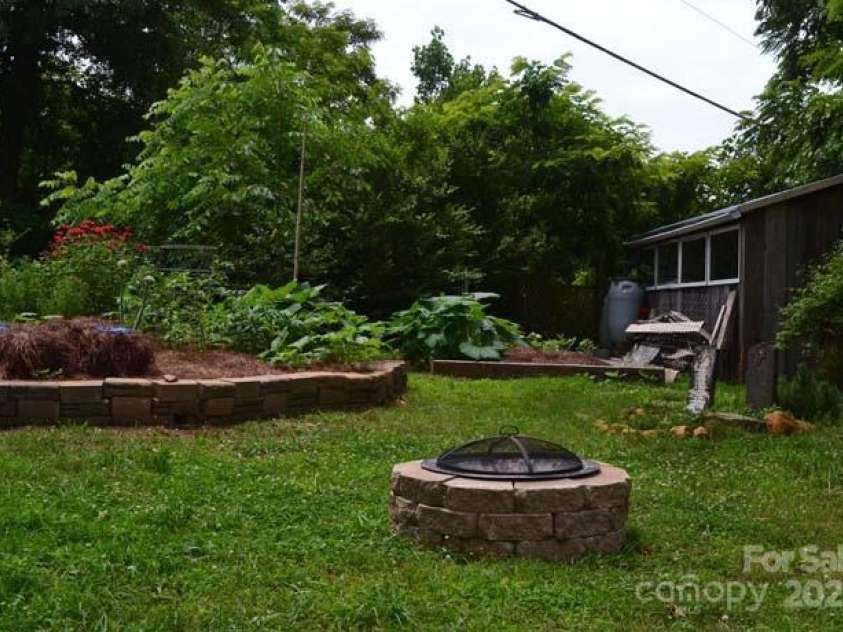 11 Old Candler Town Road, Candler, NC 28715.  MLS# CAR4243958, YatesRealty ID 14416. 