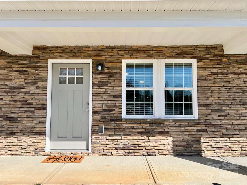 3726 Windy Pine Lane, Hickory, NC 28601.  MLS# CAR4230793, YatesRealty ID 14418. 