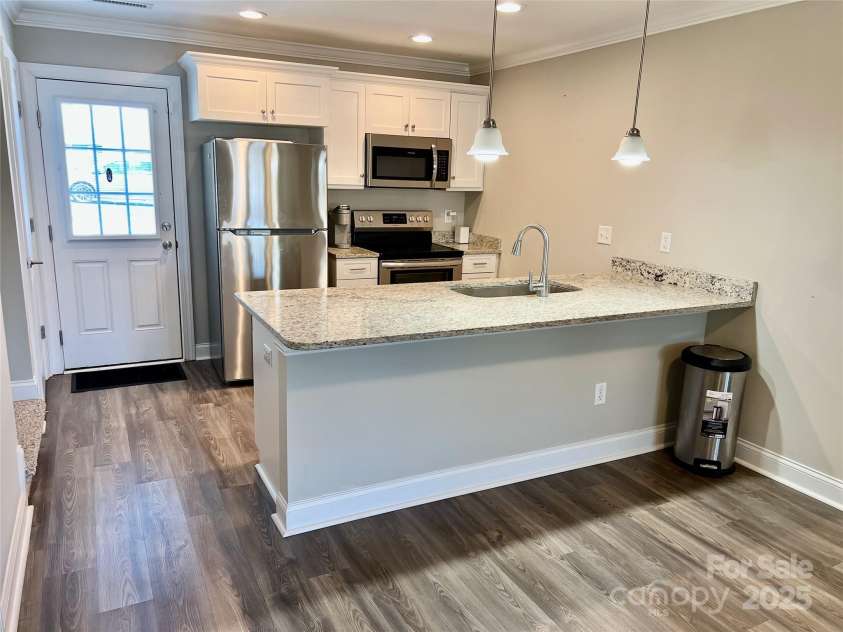 3726 Windy Pine Lane, Hickory, NC 28601.  MLS# CAR4230793, YatesRealty ID 14418. 