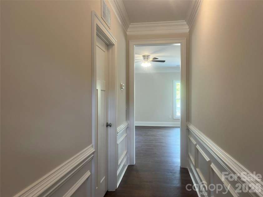 403 E 21st Street, Kannapolis, NC 28083.  MLS# CAR4365656, YatesRealty ID 14418. Foyer