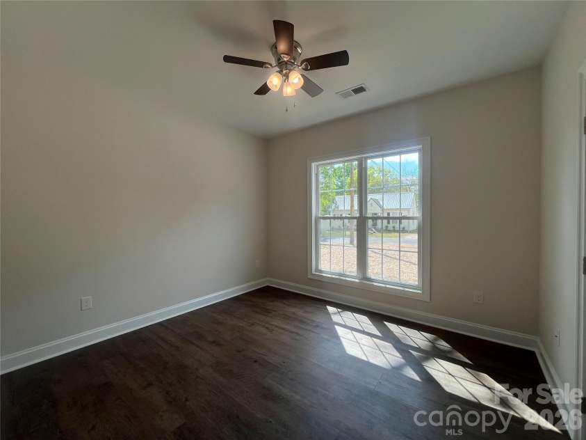 403 E 21st Street, Kannapolis, NC 28083.  MLS# CAR4365656, YatesRealty ID 14418. Secondary Bedroom 1 Front
