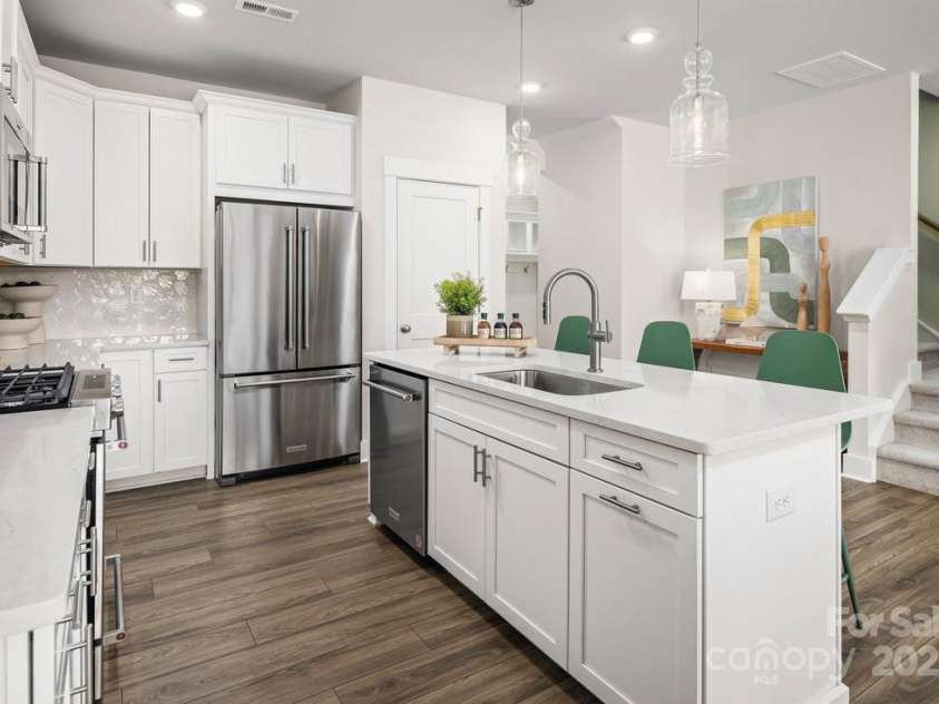3063 Finchborough Court, Charlotte, NC 28269.  MLS# CAR4235633, YatesRealty ID 14419. Representation only - Kitchen