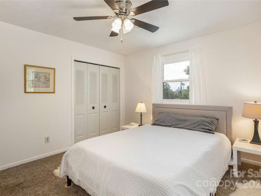 103 Oakwood Place, Hendersonville, NC 28792.  MLS# CAR4256380, YatesRealty ID 1442. 