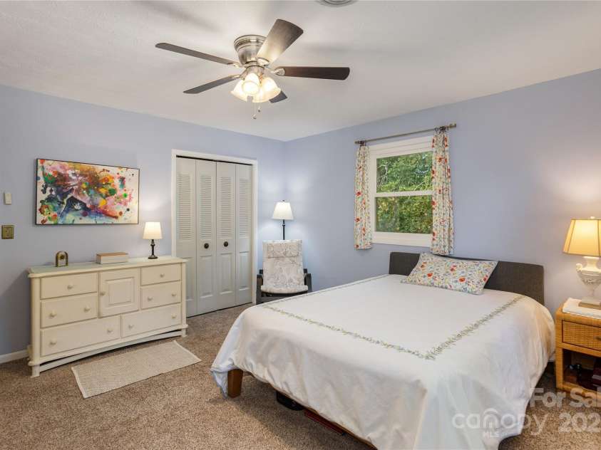 103 Oakwood Place, Hendersonville, NC 28792.  MLS# CAR4256380, YatesRealty ID 1442. 