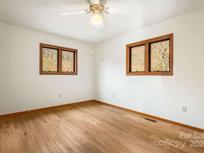 111 Valley View Drive, Mars Hill, NC 28754.  MLS# CAR4330134, YatesRealty ID 1442. 