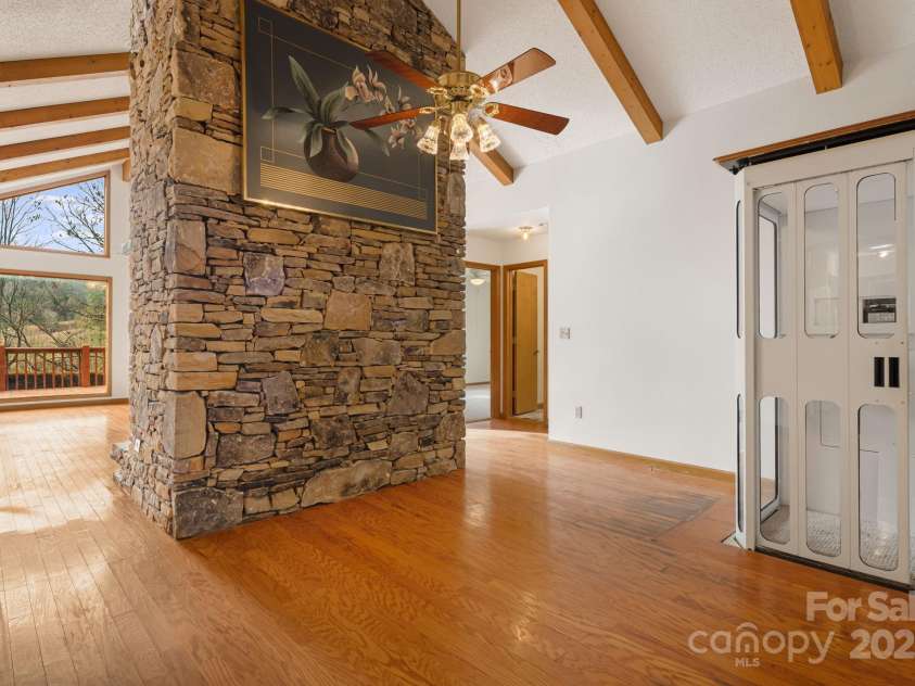 111 Valley View Drive, Mars Hill, NC 28754.  MLS# CAR4330134, YatesRealty ID 1442. 