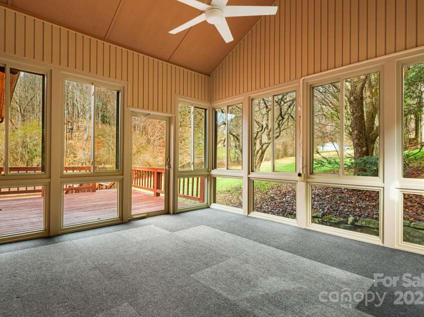 111 Valley View Drive, Mars Hill, NC 28754.  MLS# CAR4330134, YatesRealty ID 1442. 