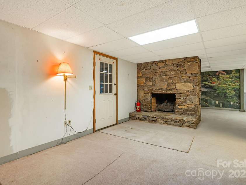 111 Valley View Drive, Mars Hill, NC 28754.  MLS# CAR4330134, YatesRealty ID 1442. 