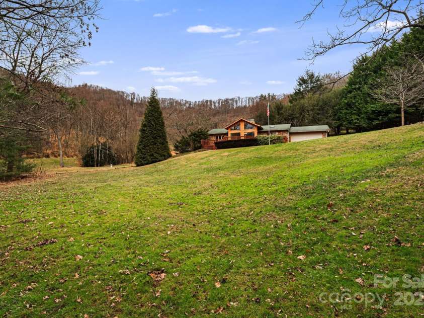 111 Valley View Drive, Mars Hill, NC 28754.  MLS# CAR4330134, YatesRealty ID 1442. 