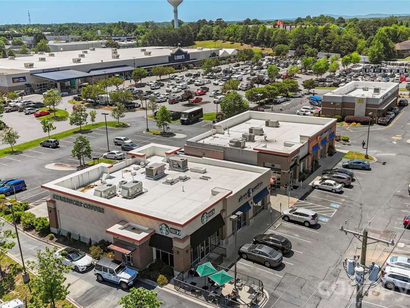 987 Exeter Drive, Sherrills Ford, NC 28673.  MLS# CAR4343027, YatesRealty ID 1442. Sherrills Ford Area