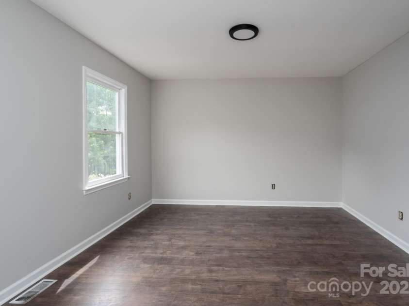 1013 Doby Springs Drive, Charlotte, NC 28262.  MLS# CAR4259903, YatesRealty ID 14420. 3rd Bedroom