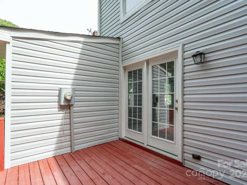 1013 Doby Springs Drive, Charlotte, NC 28262.  MLS# CAR4259903, YatesRealty ID 14420. 