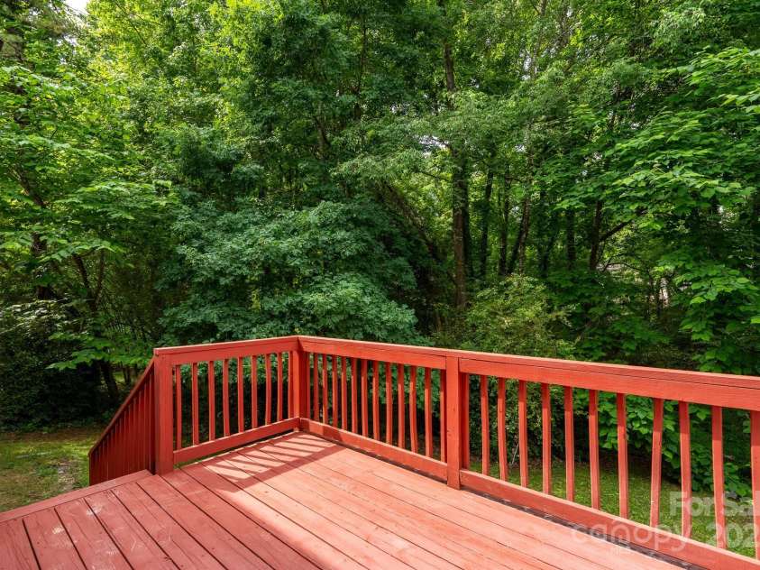 1013 Doby Springs Drive, Charlotte, NC 28262.  MLS# CAR4259903, YatesRealty ID 14420. 
