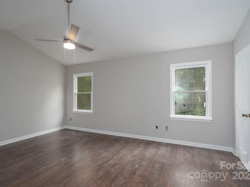 1013 Doby Springs Drive, Charlotte, NC 28262.  MLS# CAR4259903, YatesRealty ID 14420. 