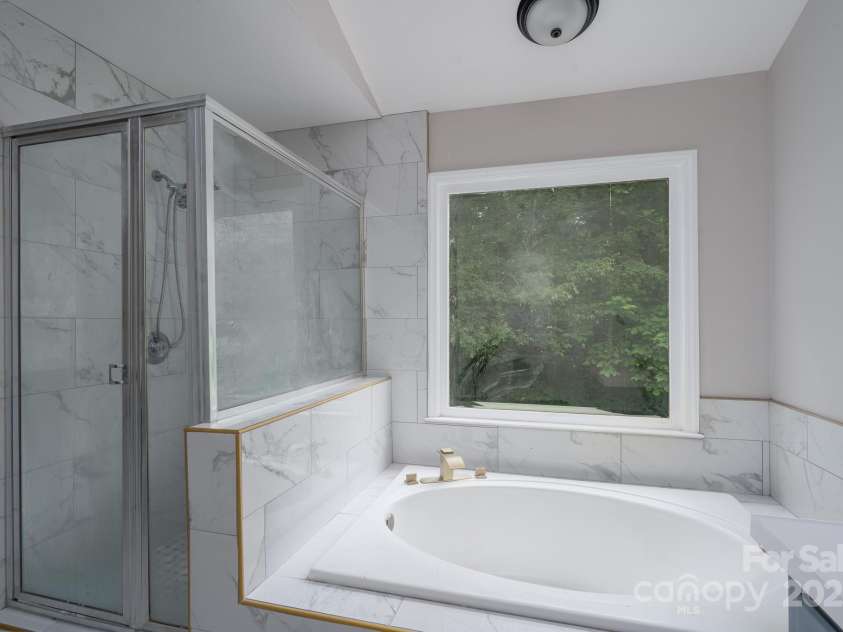 1013 Doby Springs Drive, Charlotte, NC 28262.  MLS# CAR4259903, YatesRealty ID 14420. 