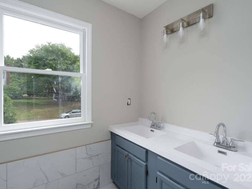 1013 Doby Springs Drive, Charlotte, NC 28262.  MLS# CAR4259903, YatesRealty ID 14420. 