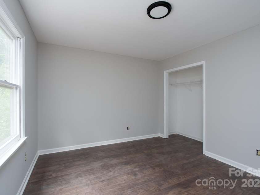 1013 Doby Springs Drive, Charlotte, NC 28262.  MLS# CAR4259903, YatesRealty ID 14420. 