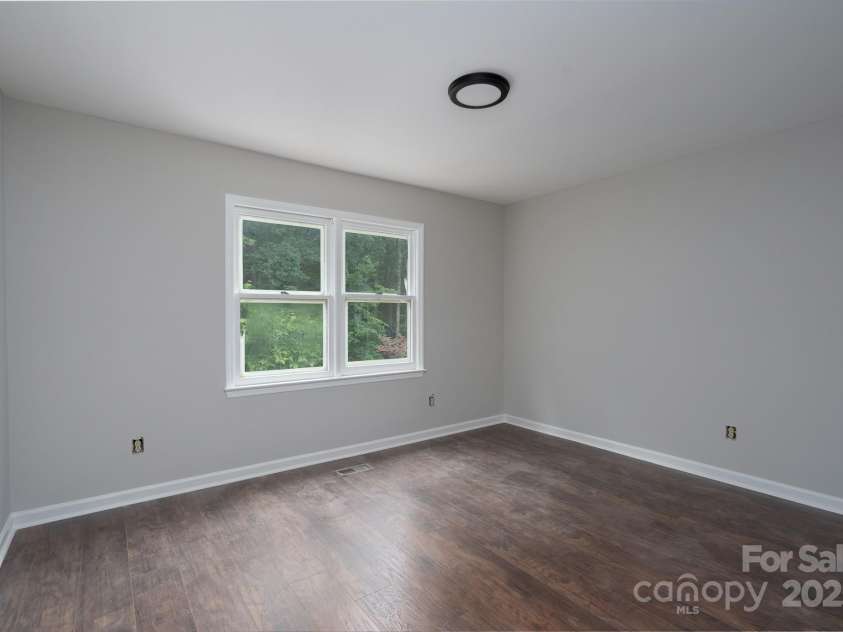 1013 Doby Springs Drive, Charlotte, NC 28262.  MLS# CAR4259903, YatesRealty ID 14420. 