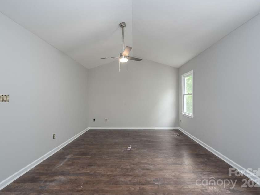 1013 Doby Springs Drive, Charlotte, NC 28262.  MLS# CAR4259903, YatesRealty ID 14420. Dinning Room without Staging